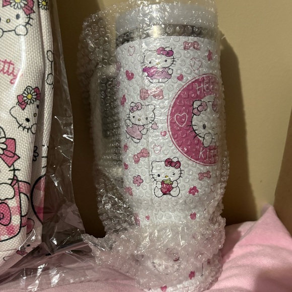 Hello Kitty Tote Bag and 40oz stainless steel Tumbler with handle and lid new - Picture 4 of 6